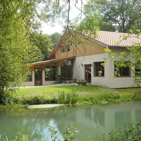 Logis Hotel Le Chantoiseau Chaumont-sur-Aire Exterior foto