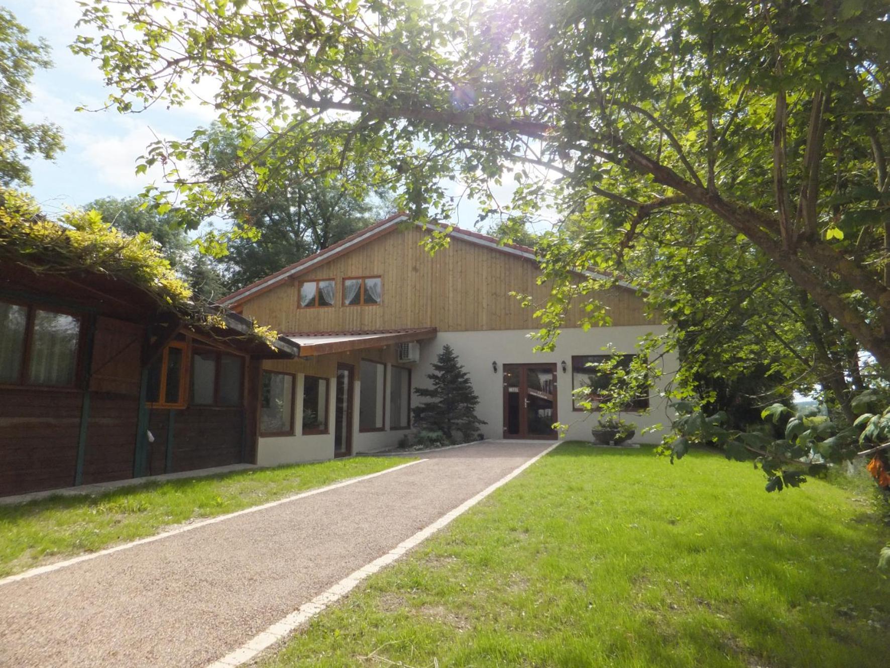 Logis Hotel Le Chantoiseau Chaumont-sur-Aire Exterior foto