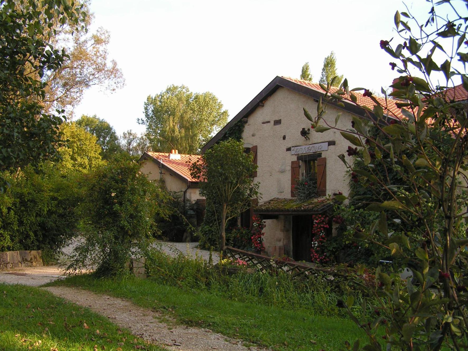 Logis Hotel Le Chantoiseau Chaumont-sur-Aire Exterior foto