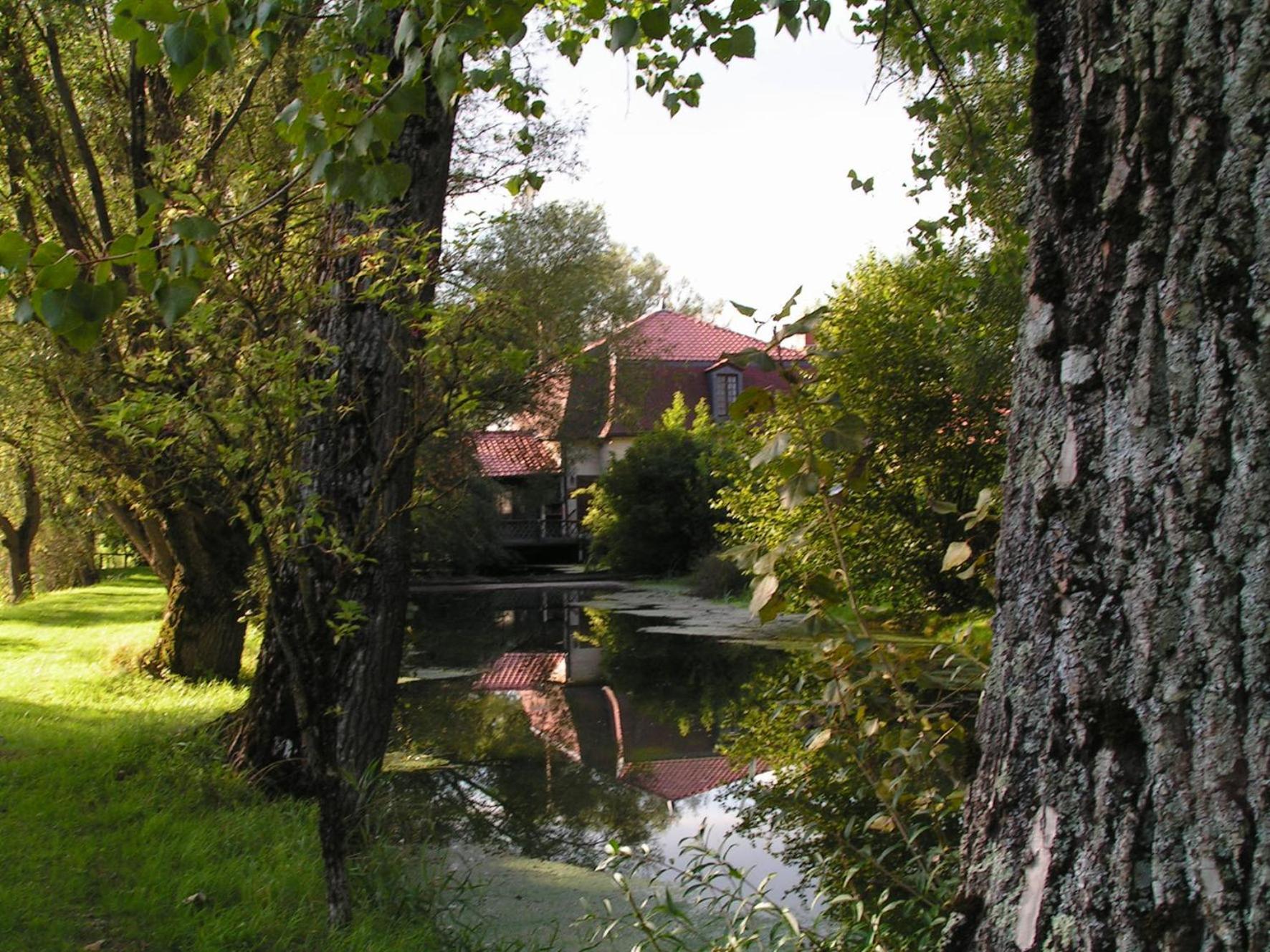 Logis Hotel Le Chantoiseau Chaumont-sur-Aire Exterior foto