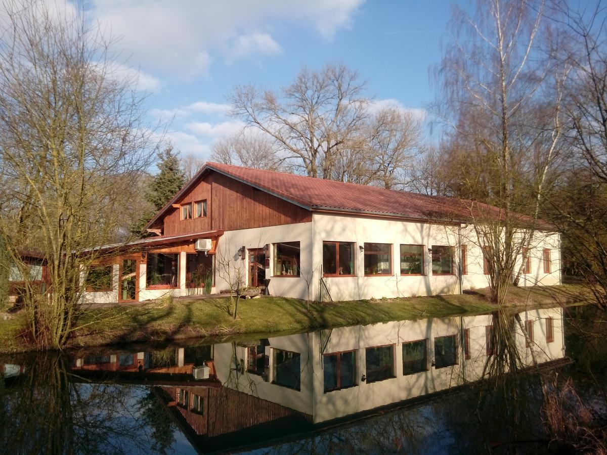 Logis Hotel Le Chantoiseau Chaumont-sur-Aire Exterior foto