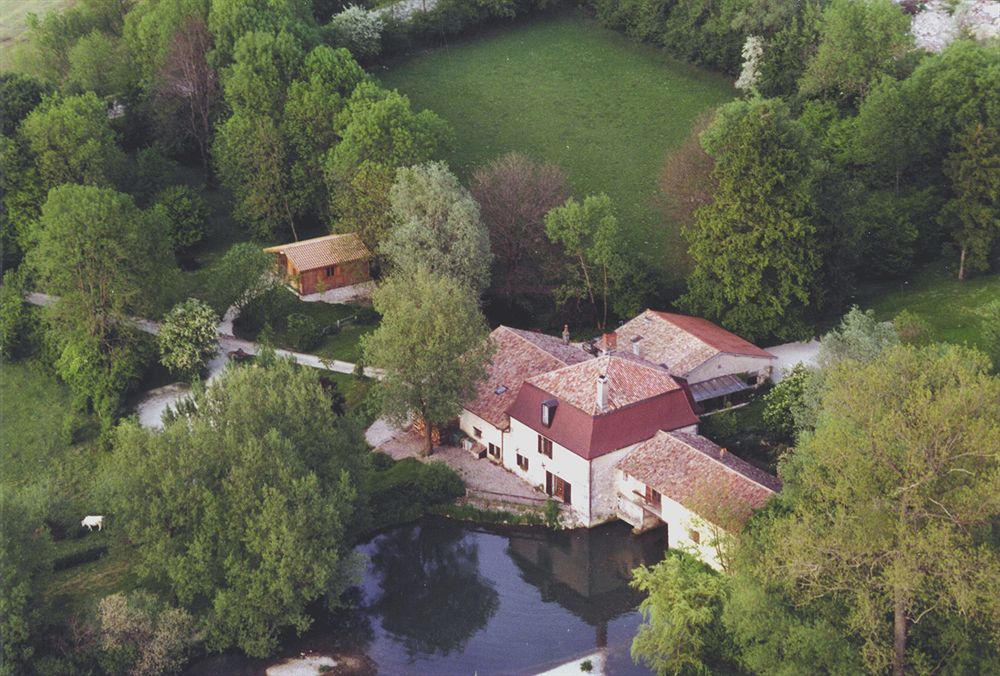 Logis Hotel Le Chantoiseau Chaumont-sur-Aire Exterior foto